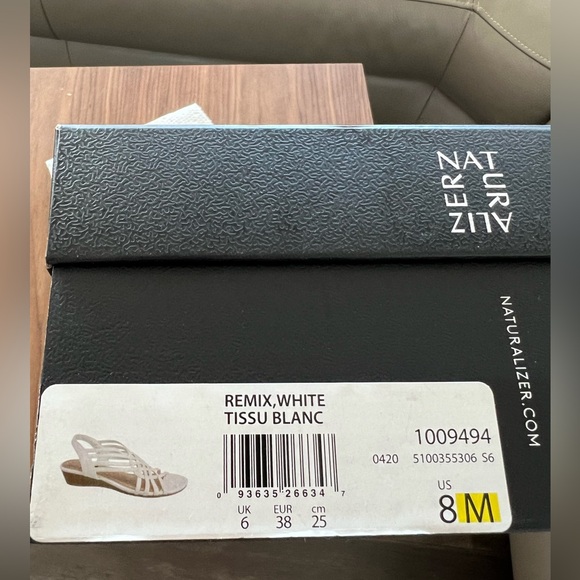 Women’s Naturalizer White Sandals , US sz 8 brand new - Picture 3 of 9
